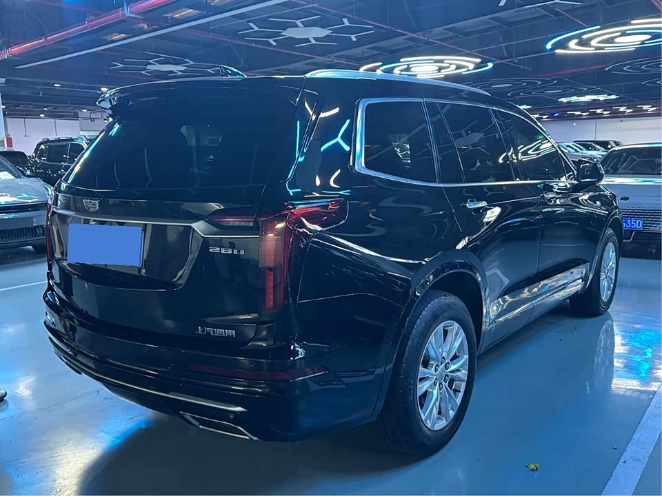 Cadillac XT6