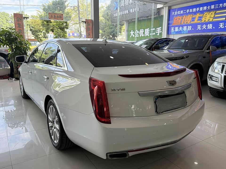 Cadillac XTS