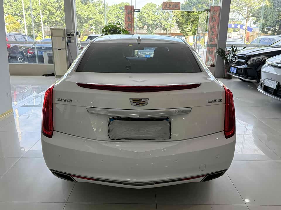 Cadillac XTS