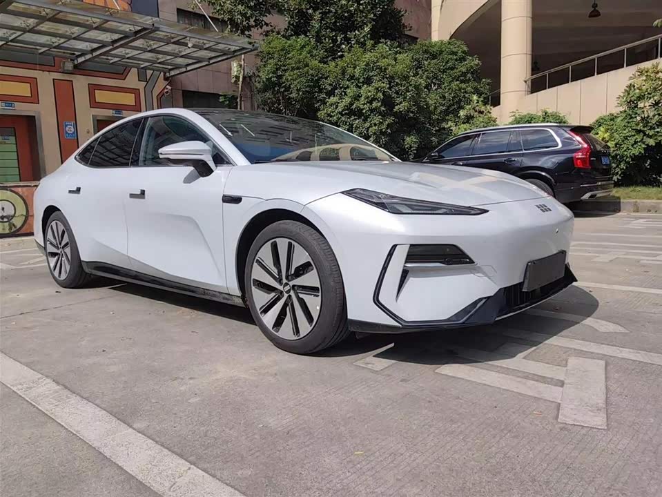 Geely Galaxy Galaxy E8