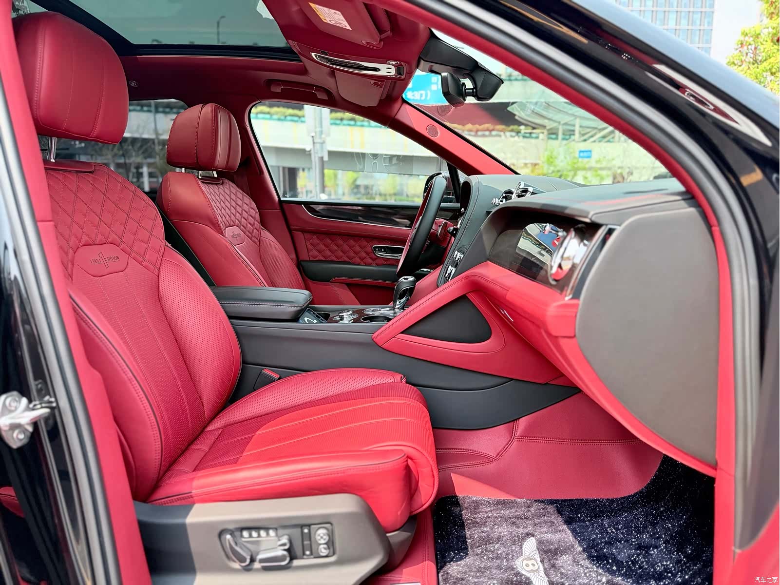 Bentley Bentayga, 2020 19