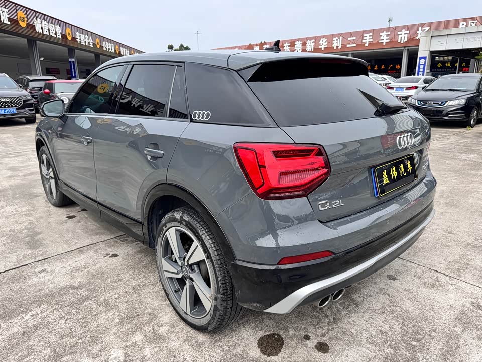 Audi Q2L