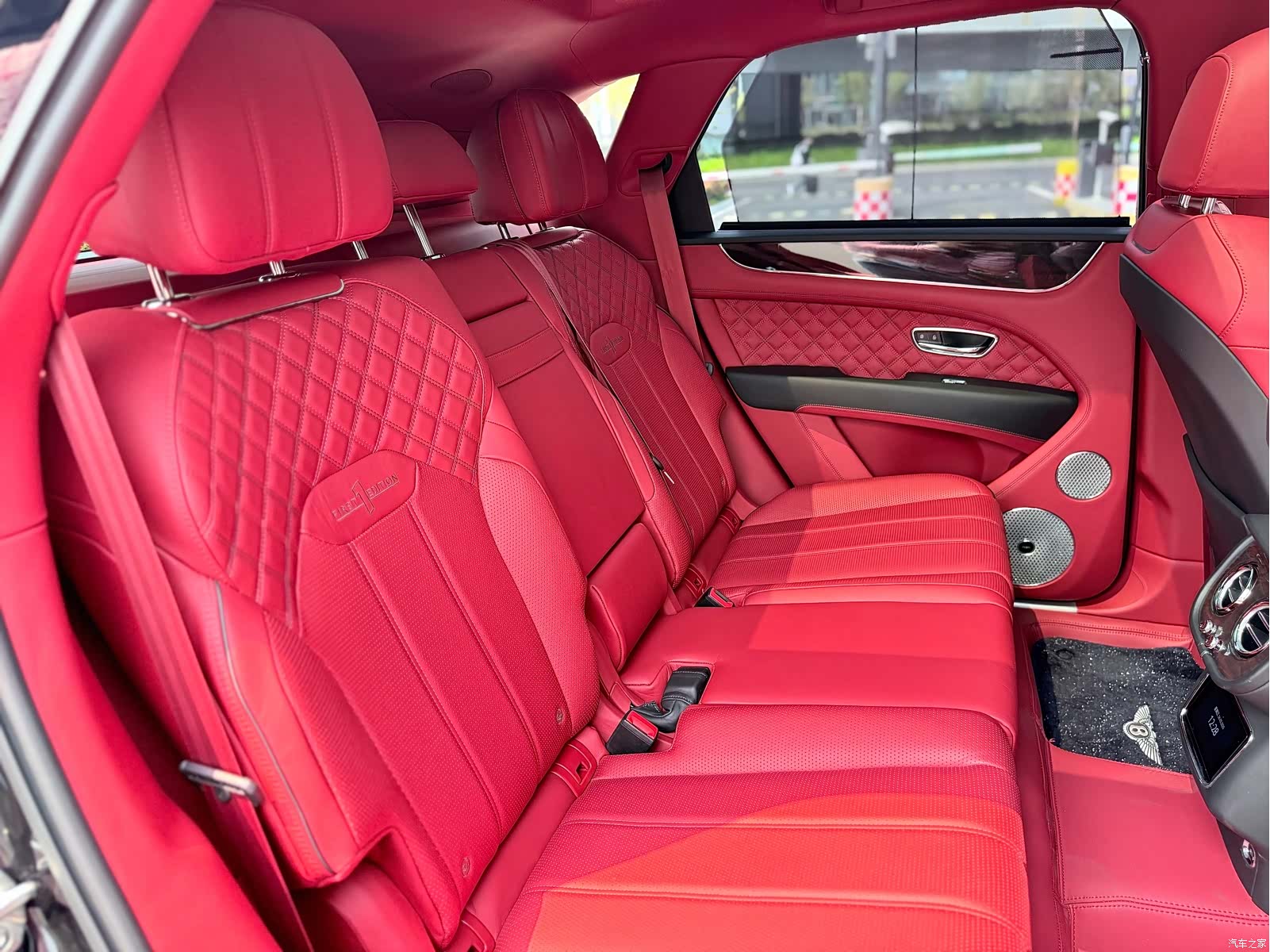 Bentley Bentayga, 2020 22