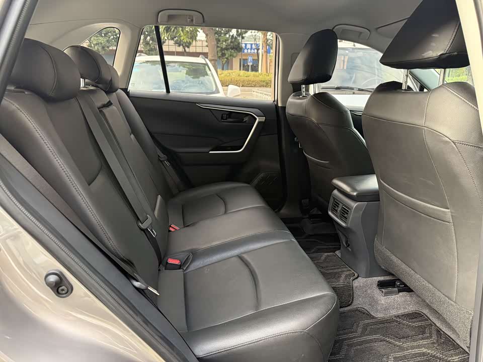 Toyota RAV4 Rongfang