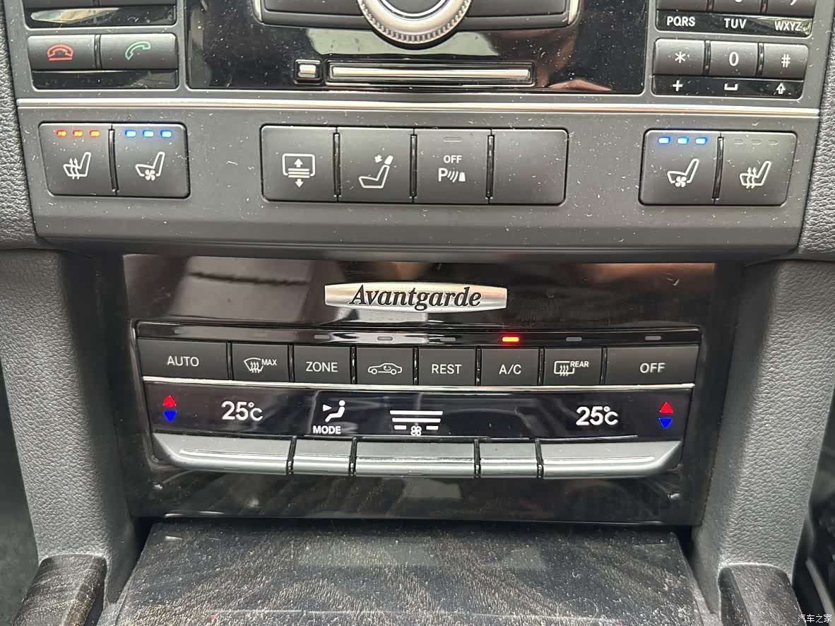 Mercedes-Benz E-Class, 2012 42