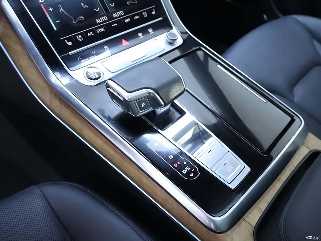 Audi Q7, 2022 12