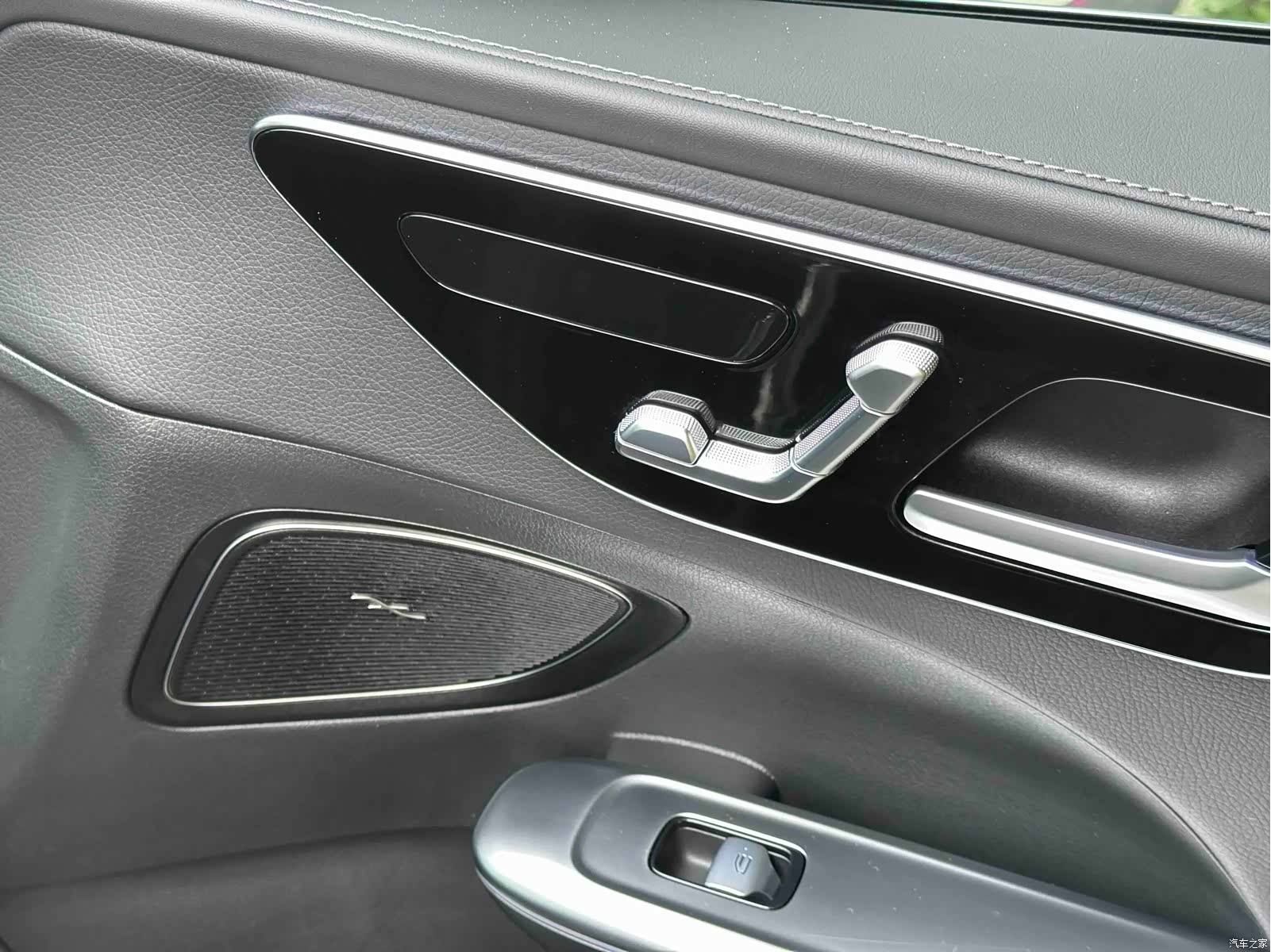 Mercedes-Benz C-Class, 2023 28