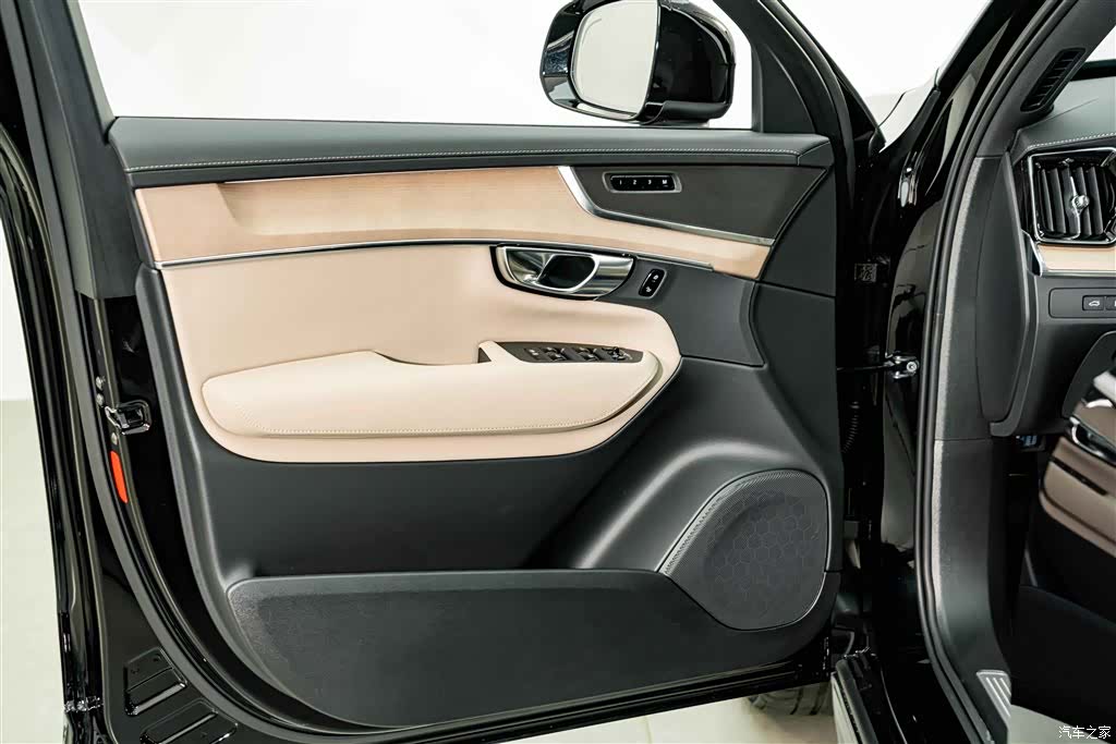 Volvo XC90, 2026 17