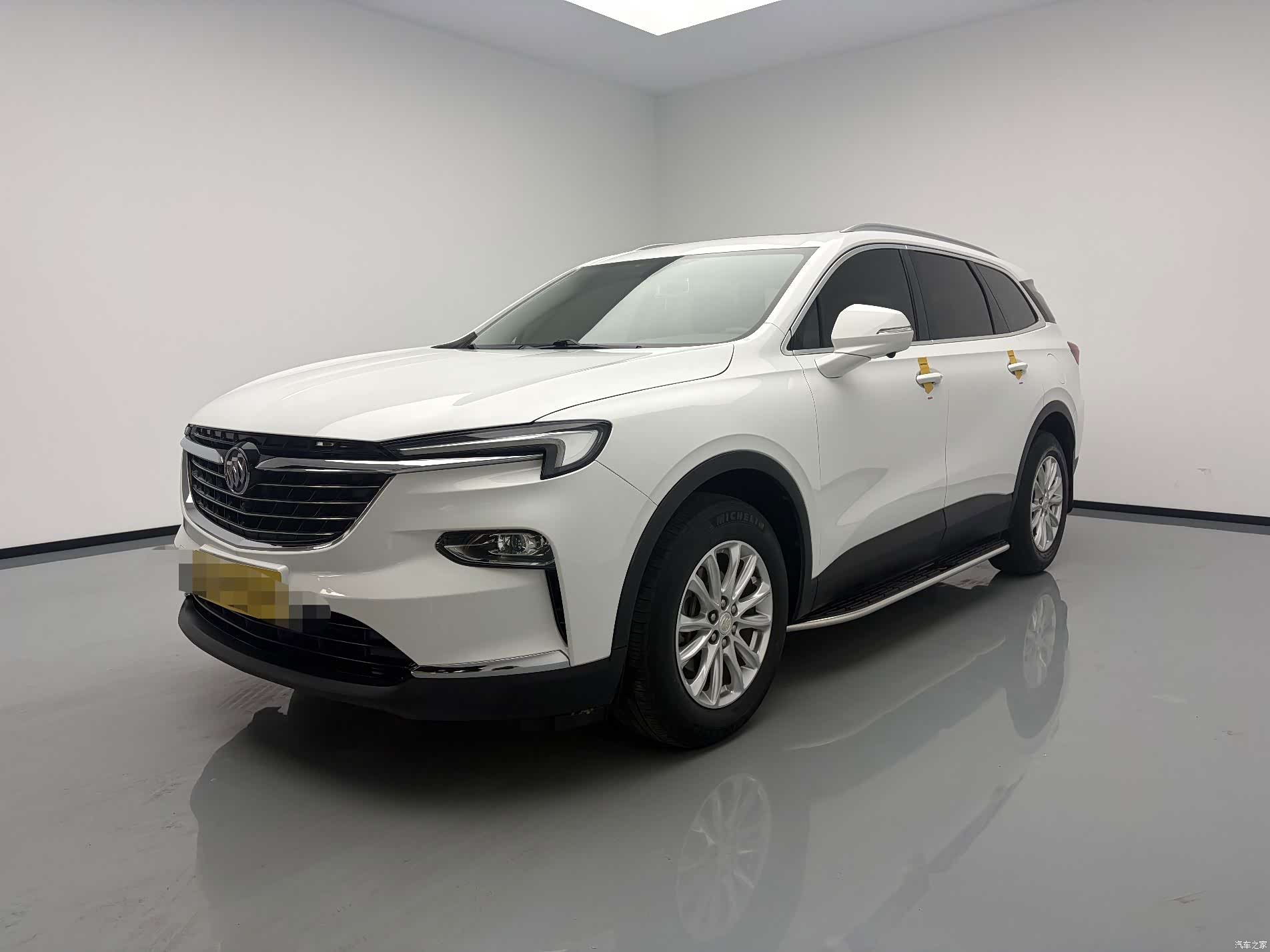 Buick Enclave, 2021 1