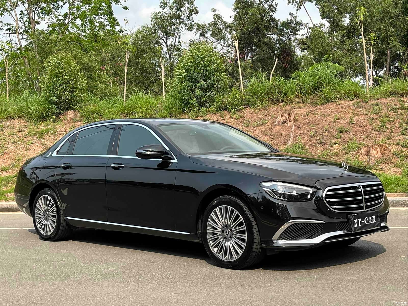 Mercedes-Benz E-Class, 2023 3
