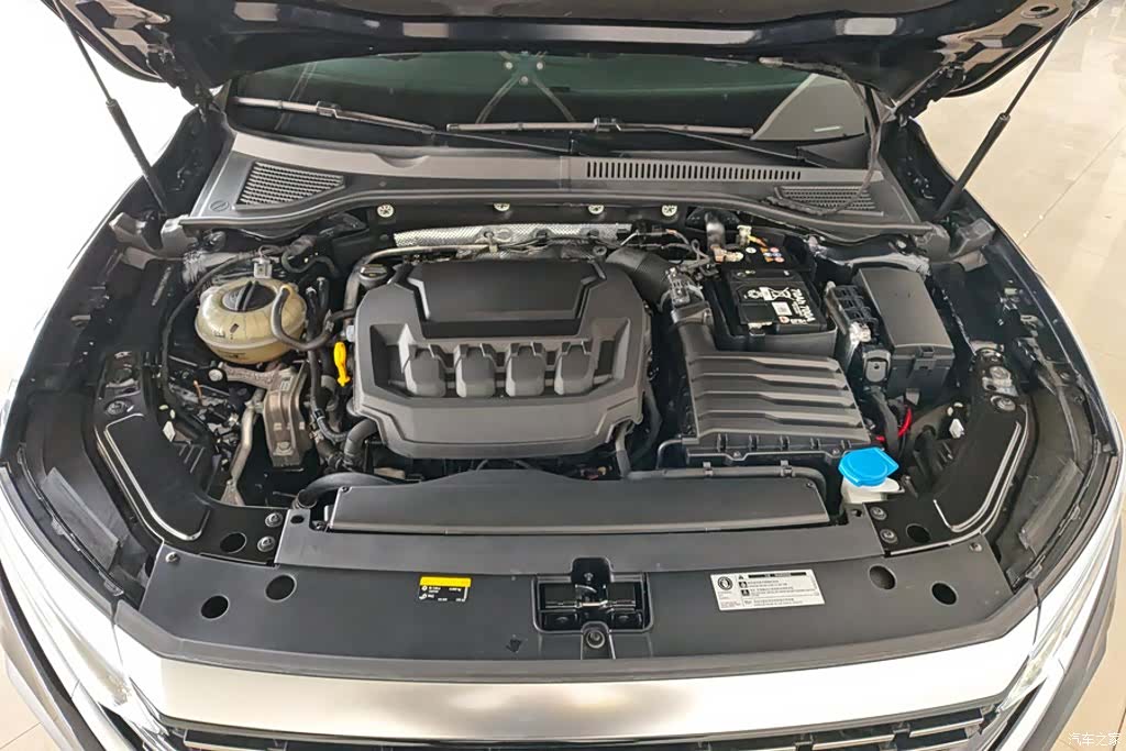 Volkswagen Passat, 2024 10