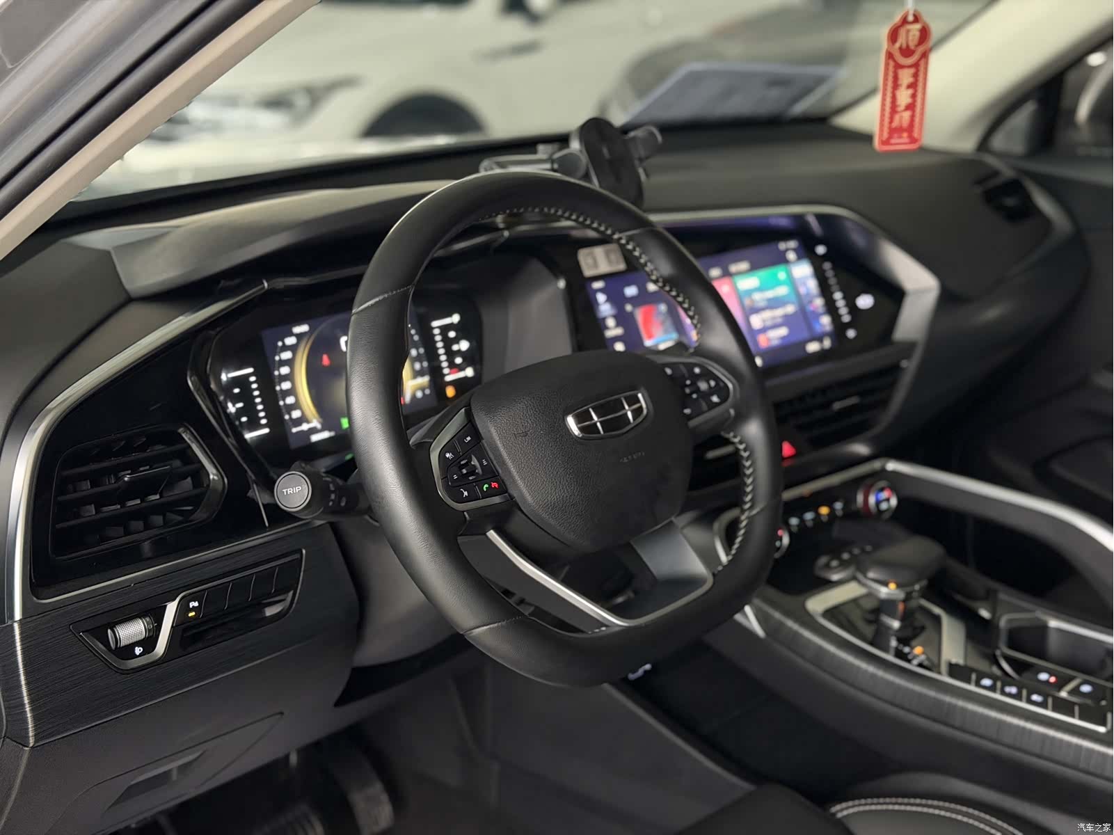 Geely Xingyue, 2021 все фото