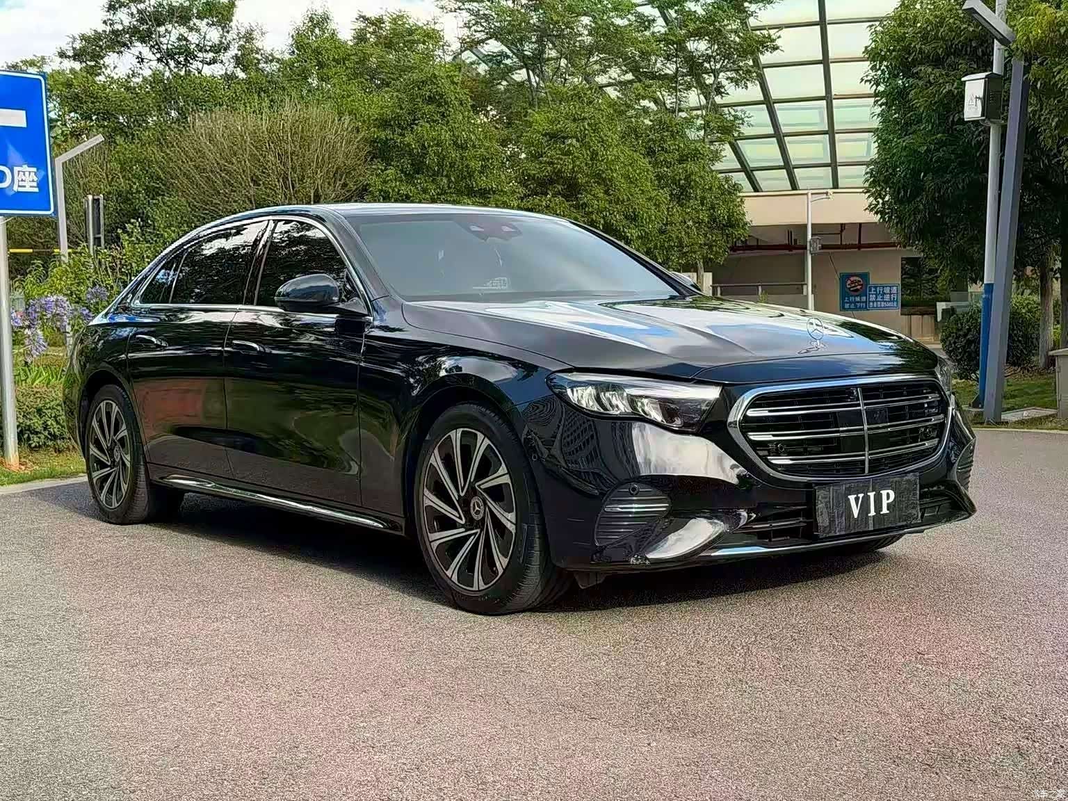 Mercedes-Benz E-Class, 2024 3