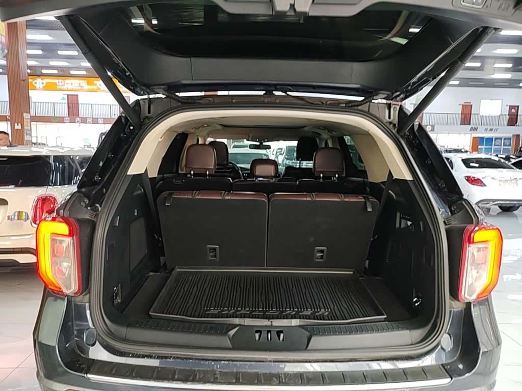 Ford Explorer, 2022 19