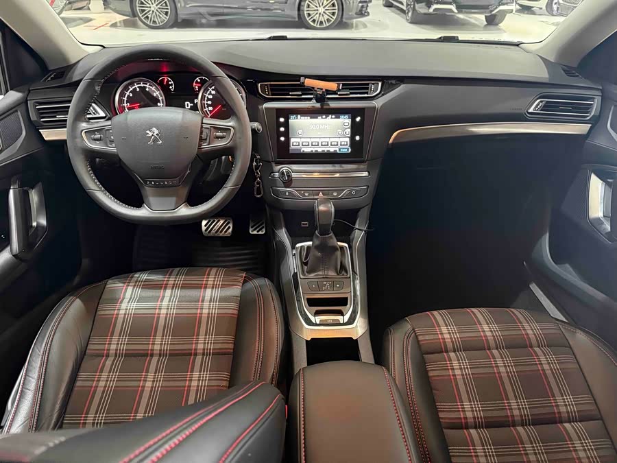 Peugeot 408 2016, фото 14