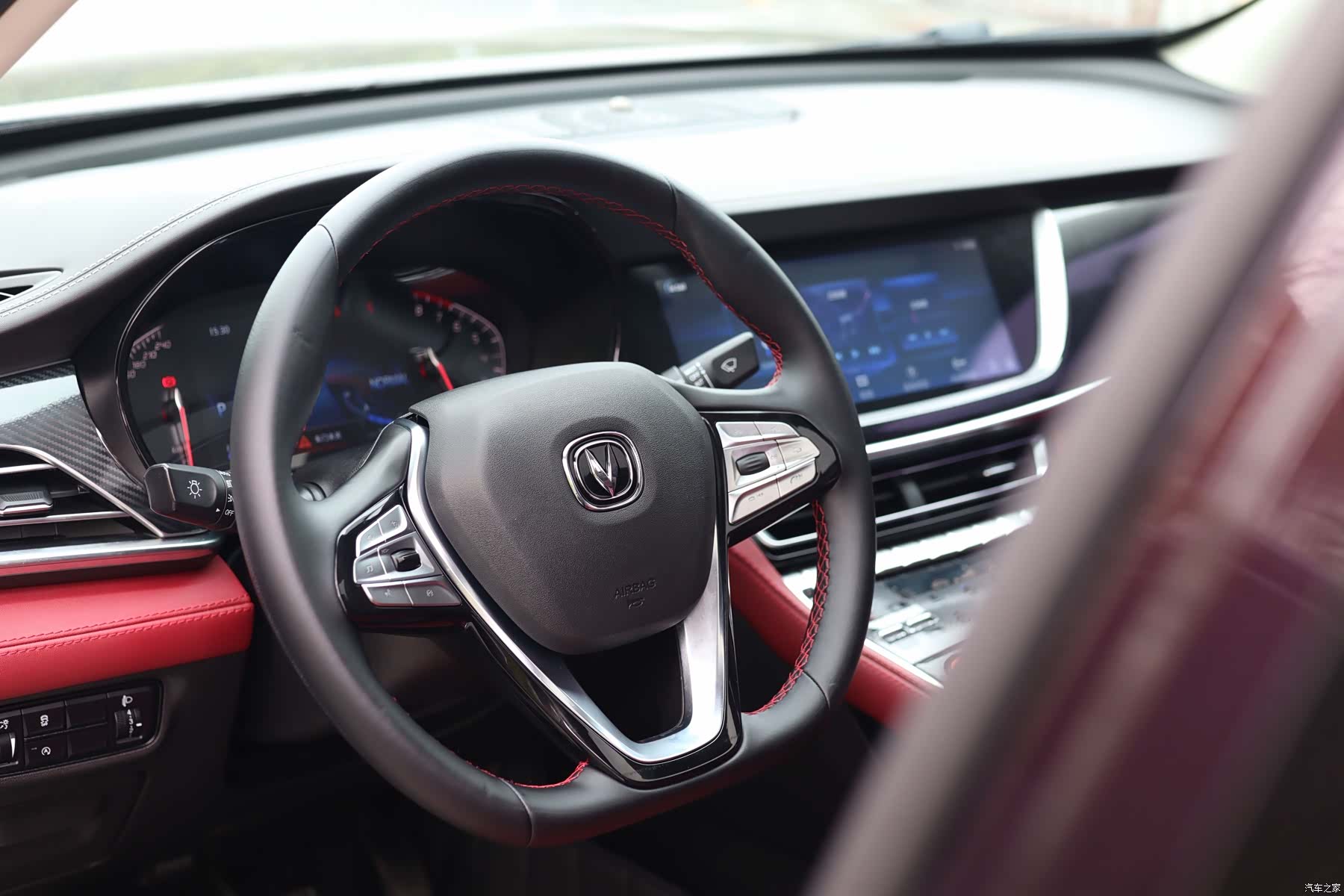 Changan CS85, 2019 18