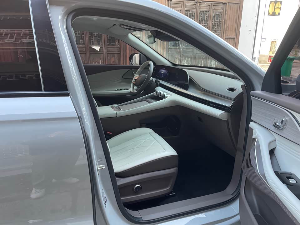 Exeed Chasing the wind C-DM