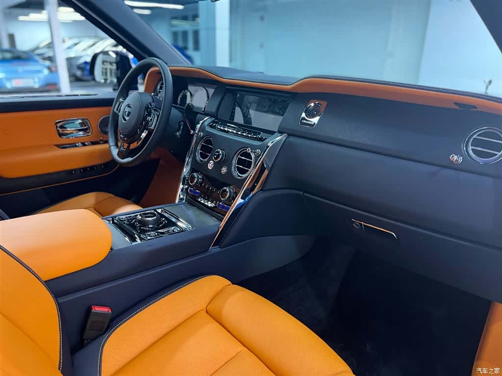 Rolls-Royce Cullinan, 2022 18