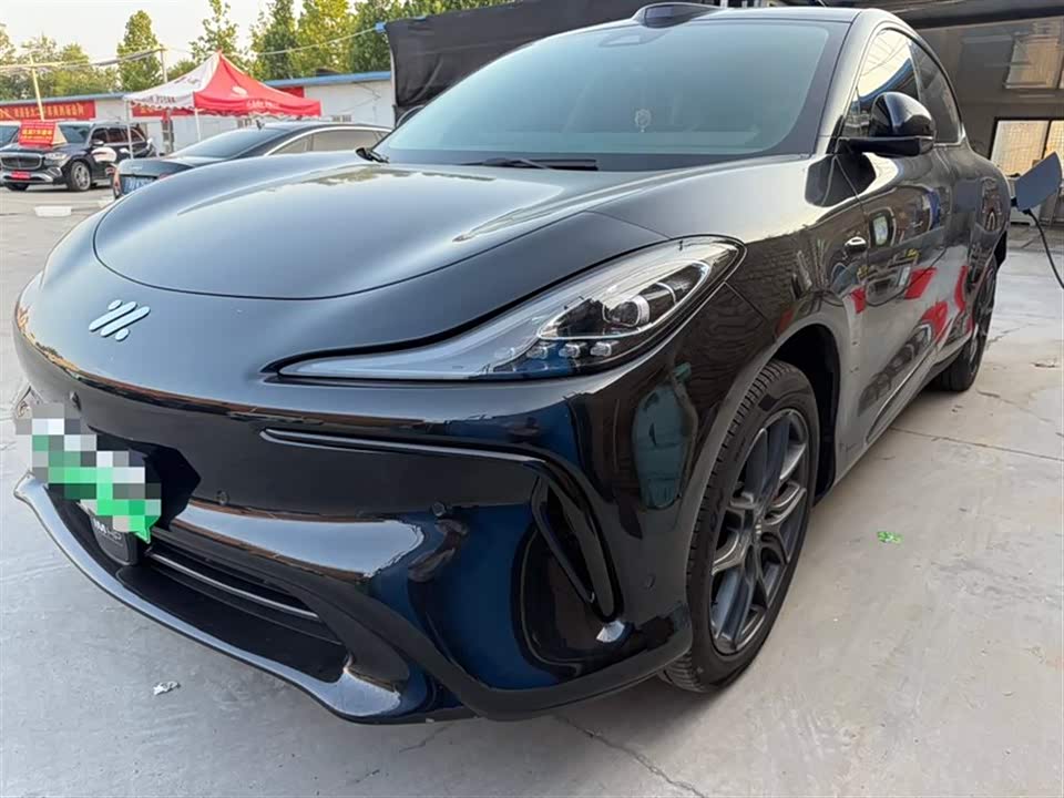 IM Motors Zhiji LS6 IM Motors Zhiji LS6