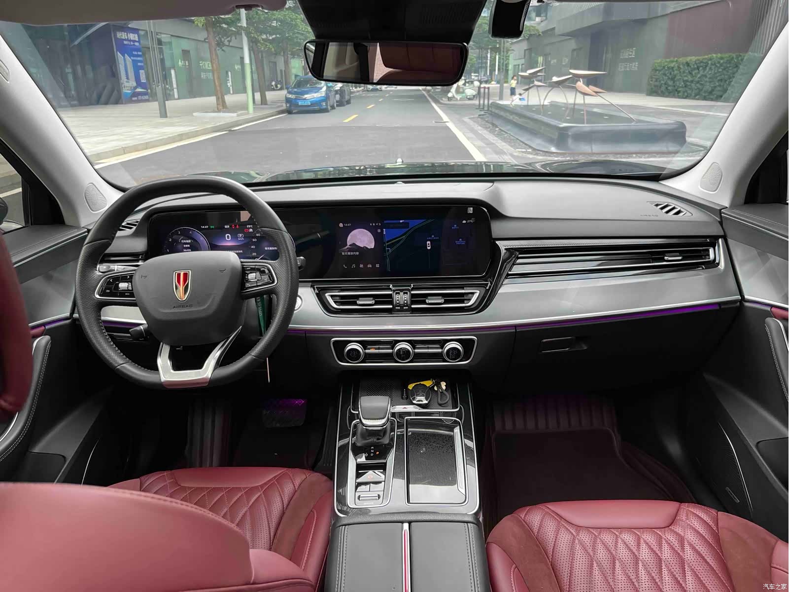 Hongqi HS5, 2024 10