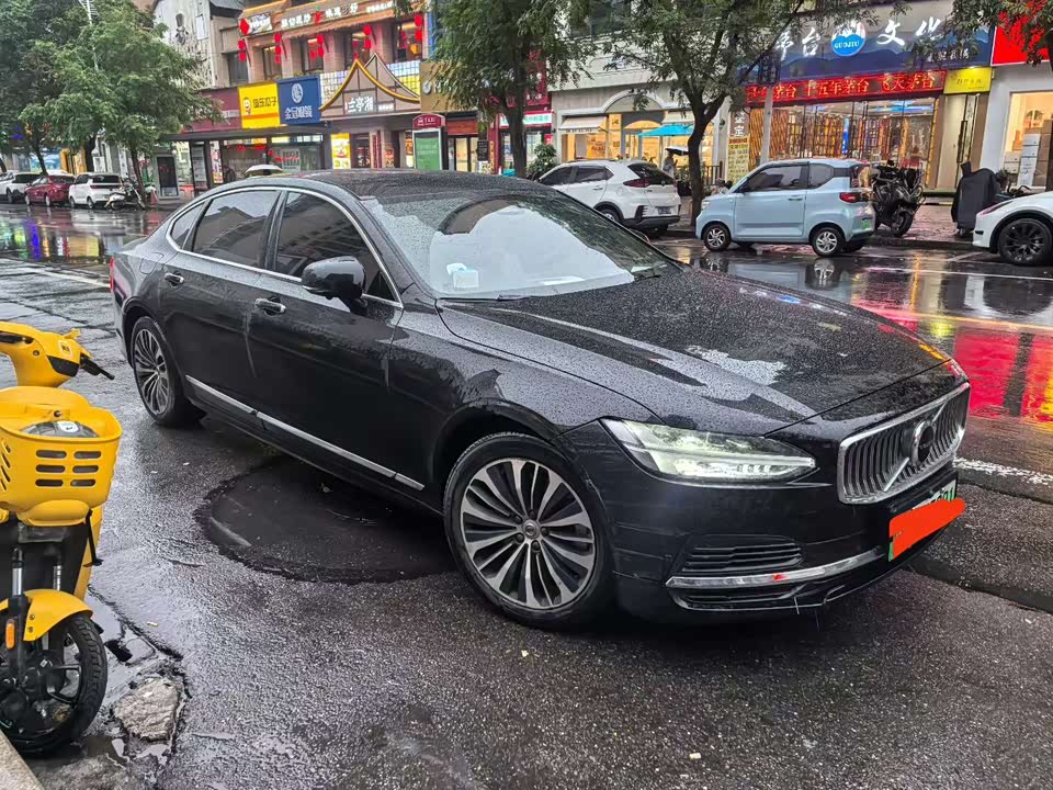 Volvo S90