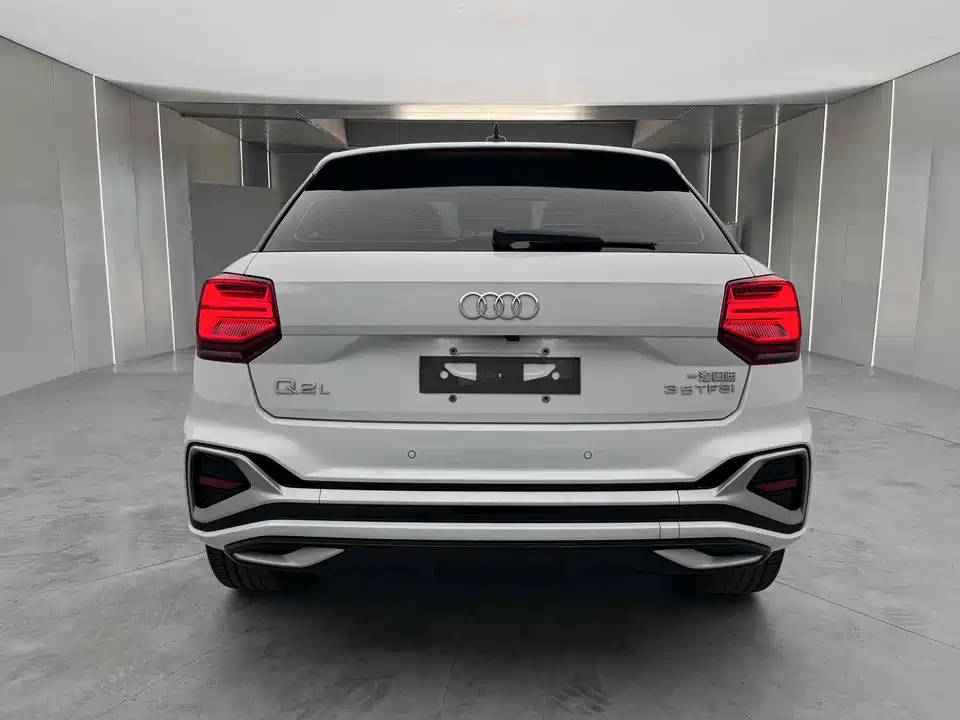 Audi Q2L Audi Q2L