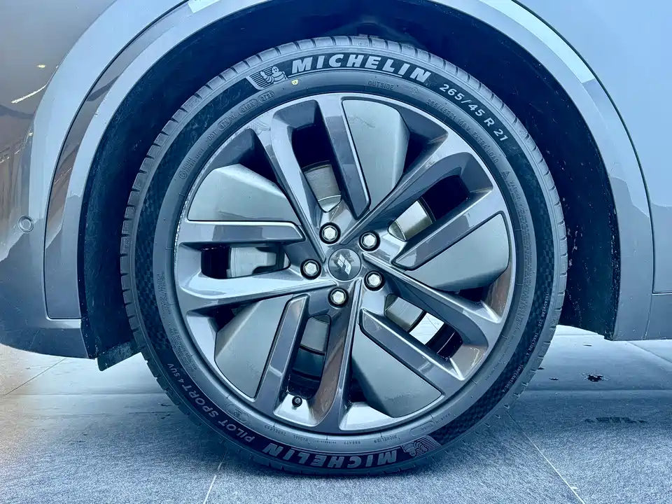 Li Auto Ideal L9