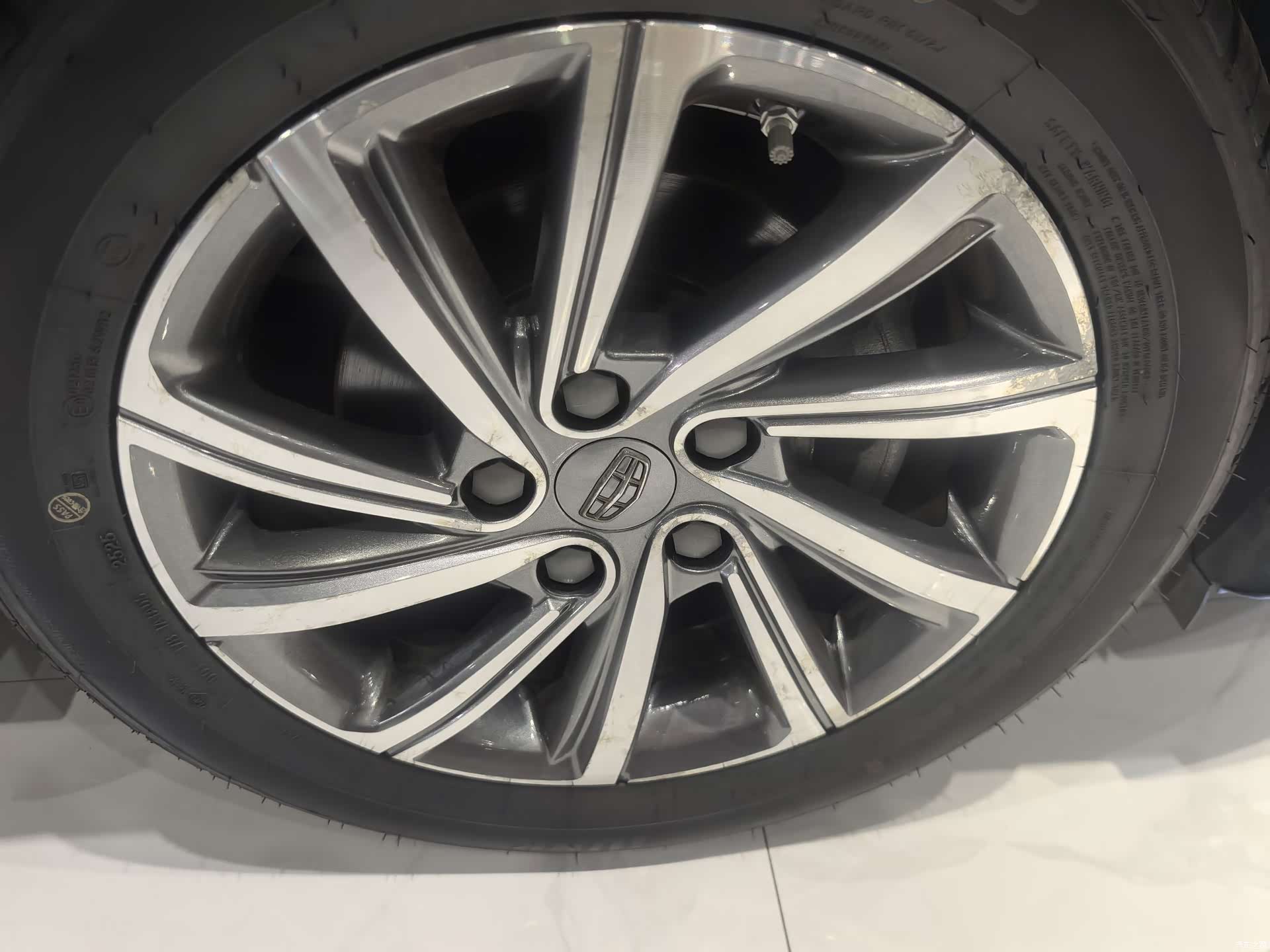 Geely Binray, 2019 11
