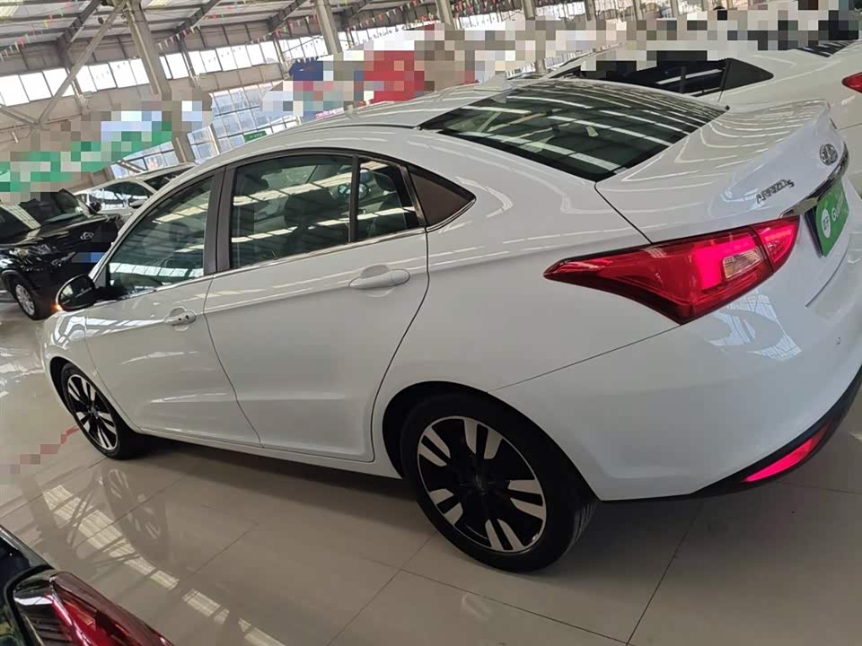 Chery Arrizo 5