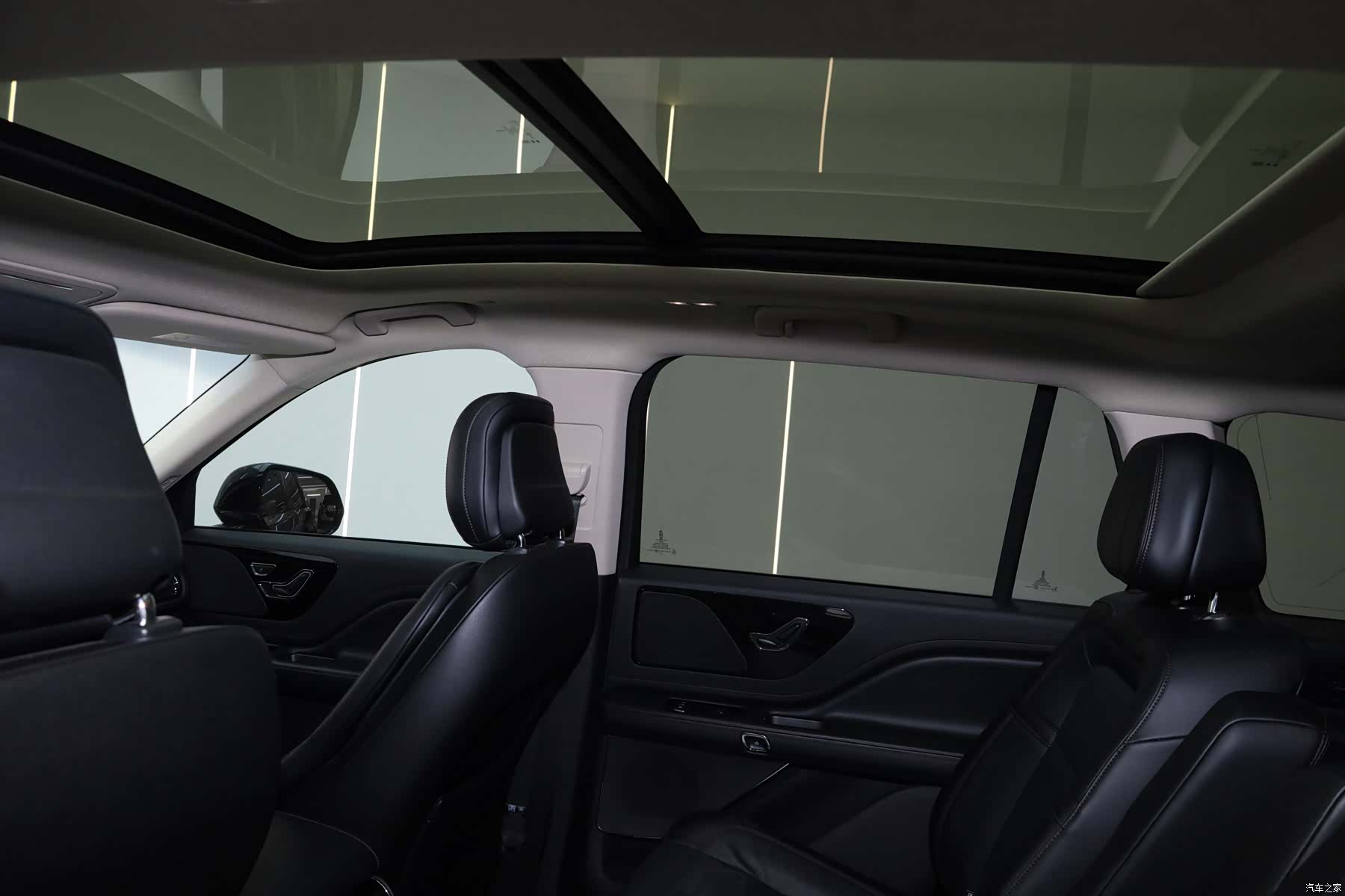Lincoln Aviator, 2024 19