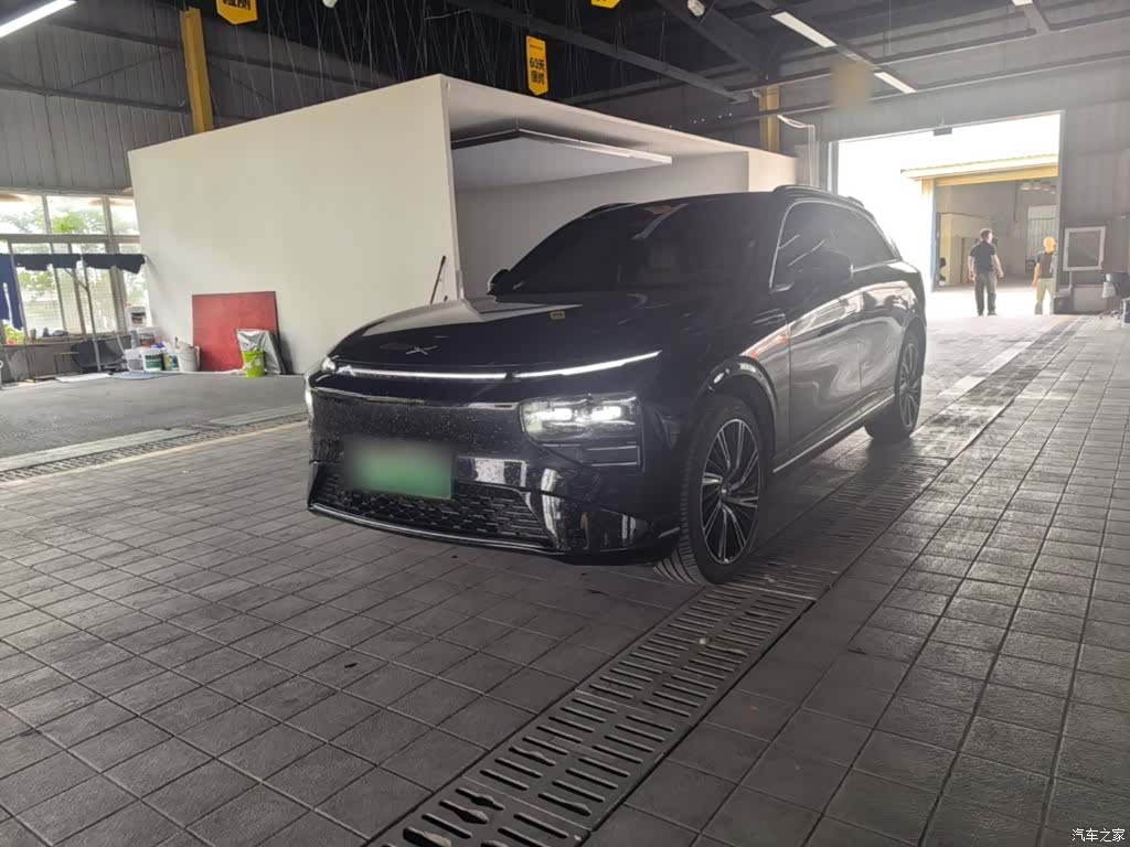 Xpeng G9, 2023 1
