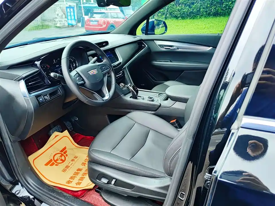 Cadillac XT6
