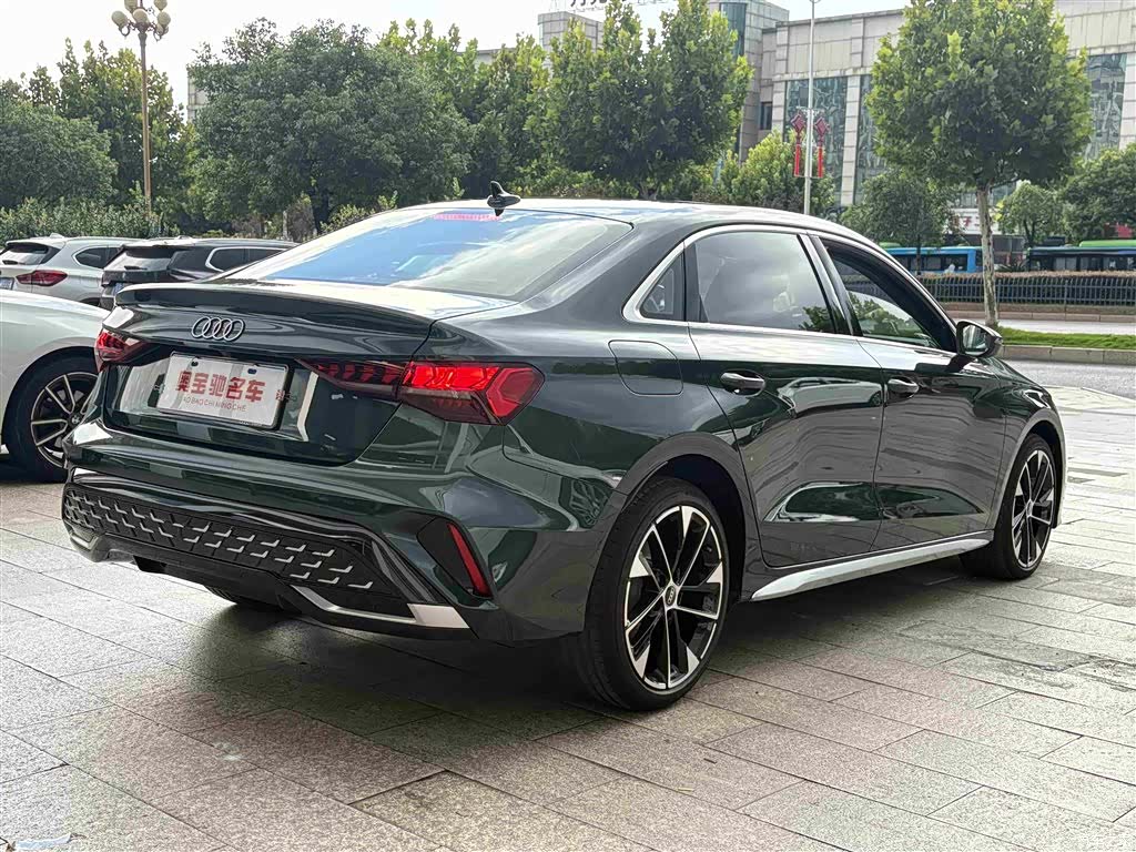 Audi Flying Spur, 2025 11