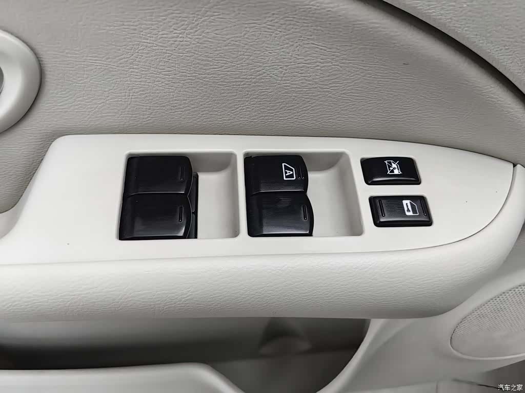 DongFeng A60, 2016 9