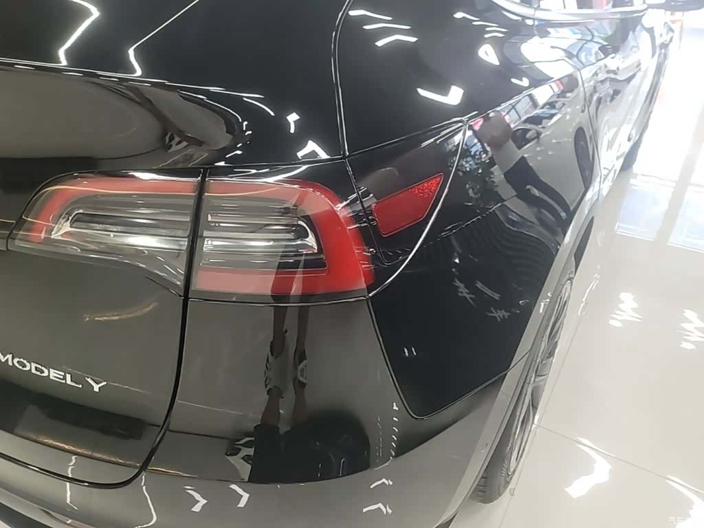Tesla Model Y, 2024 8