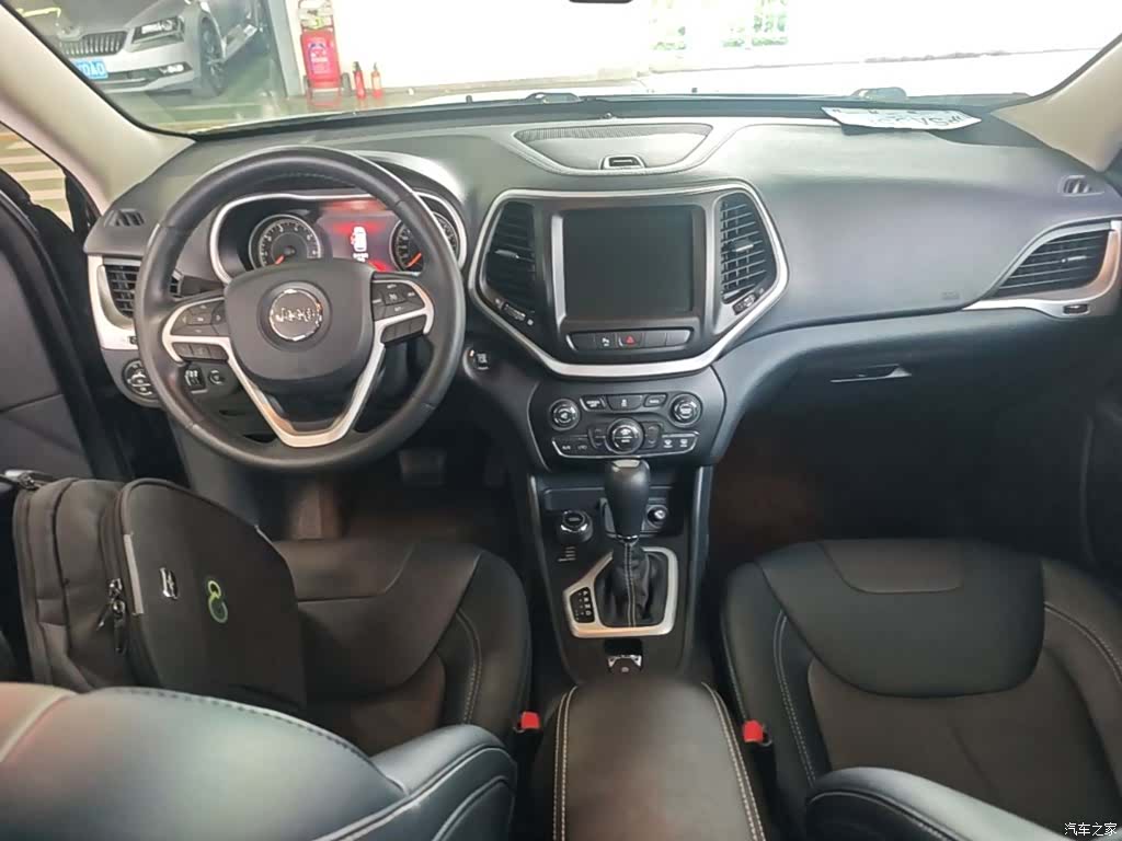 Jeep Cherokee, 2015 10