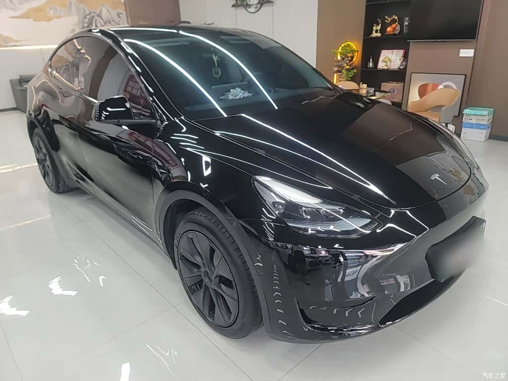 Tesla Model Y, 2024 4