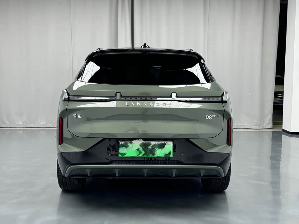 Lynk & Co 08 EM-P