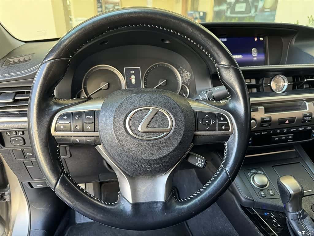 Lexus ES, 2016 все фото