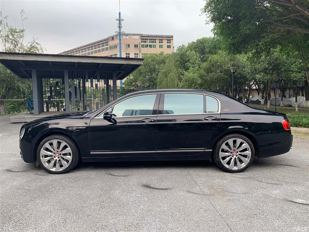 Bentley Flying Spur, 2012 7