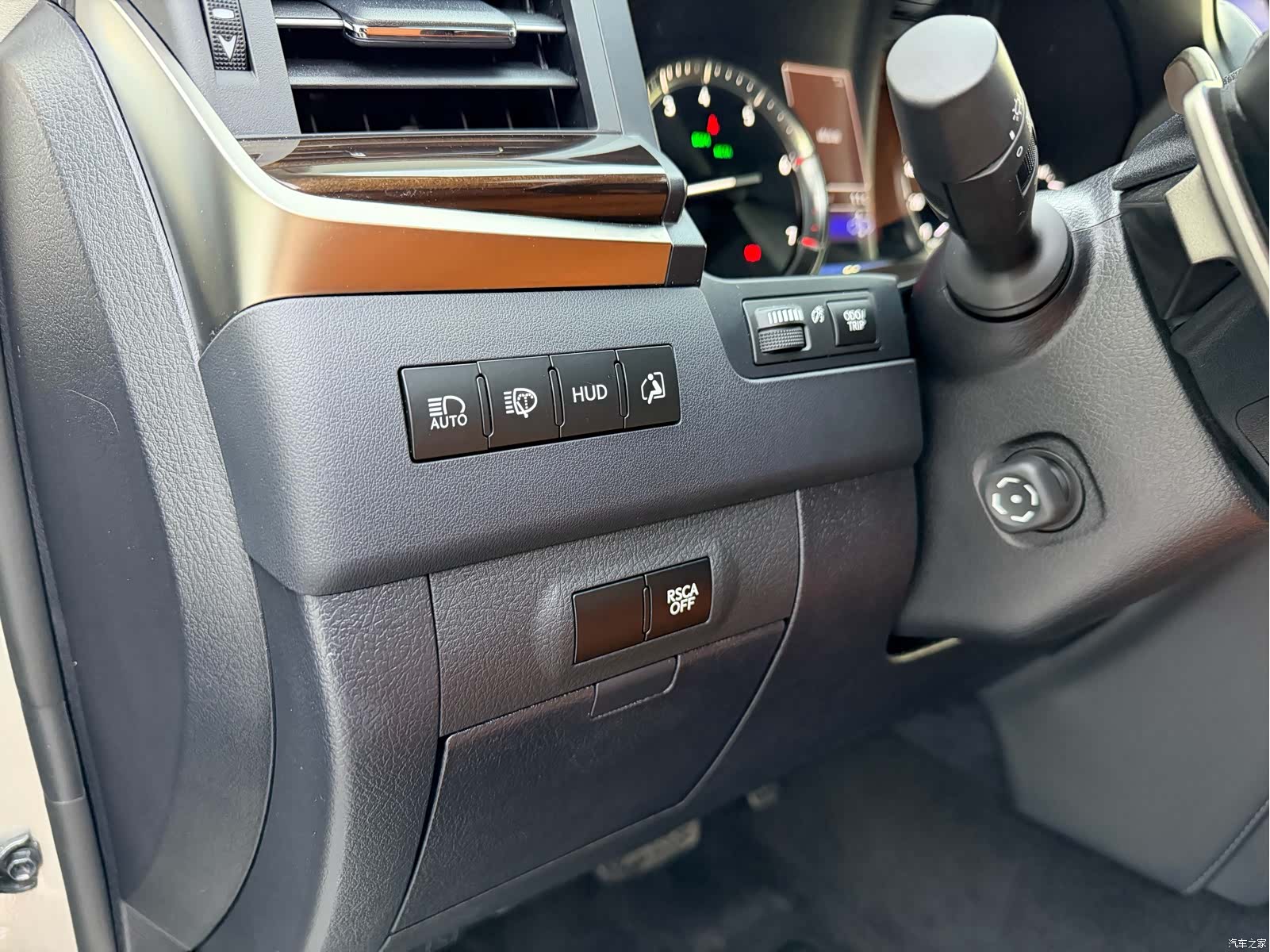 Lexus LX, 2019 16