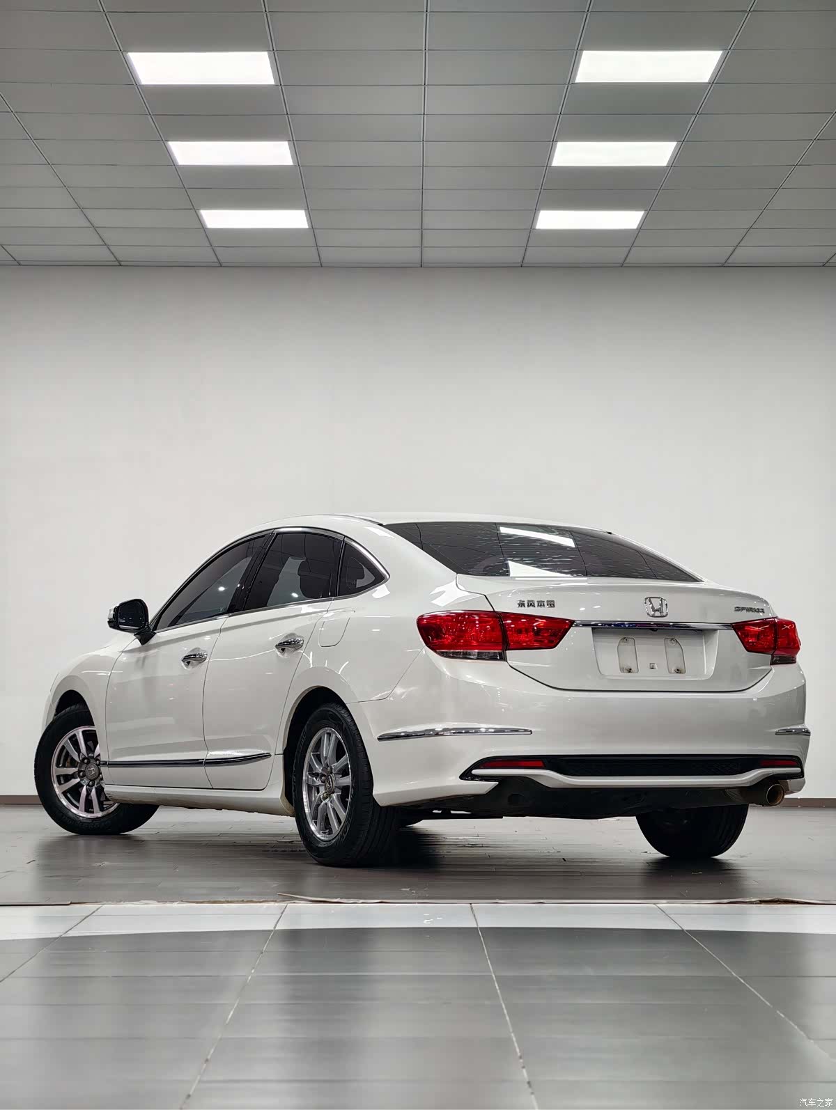 Honda Spirior, 2015 все фото