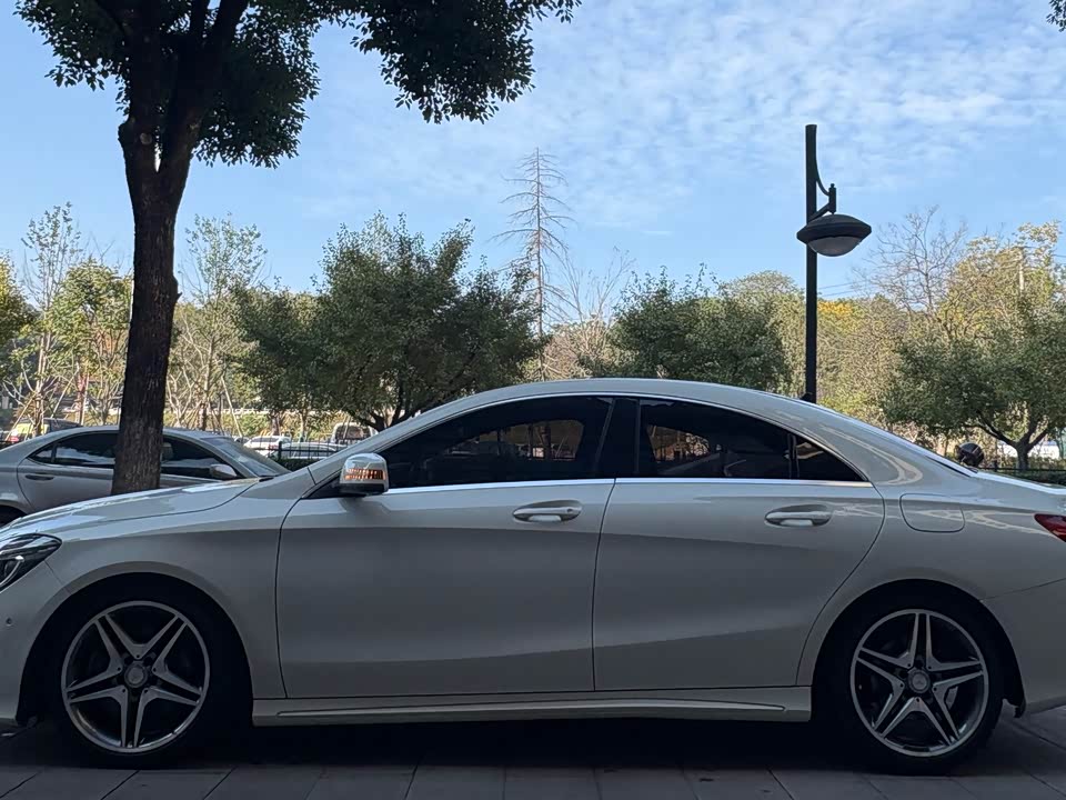 Mercedes-Benz CLA