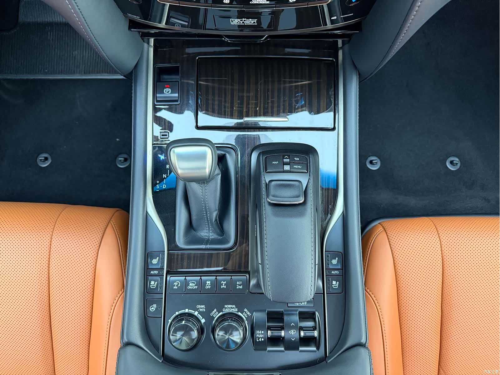 Lexus LX, 2019 11