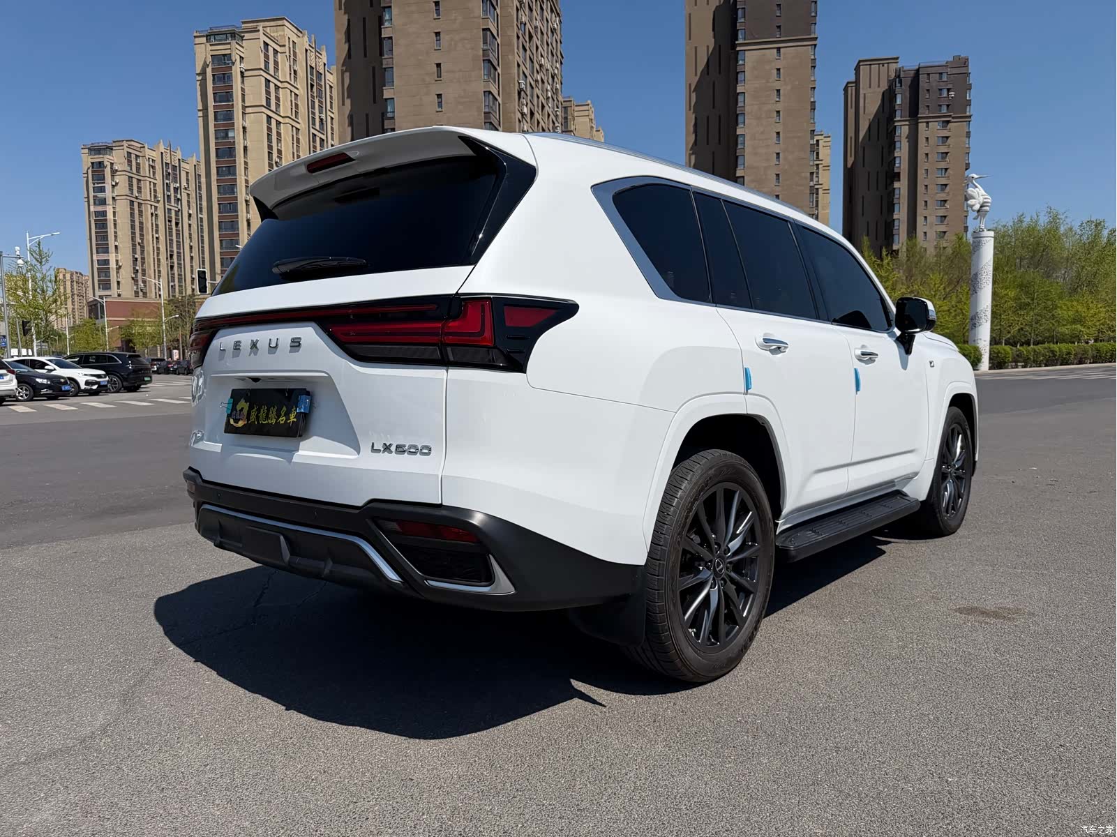 Lexus LX, 2023 4