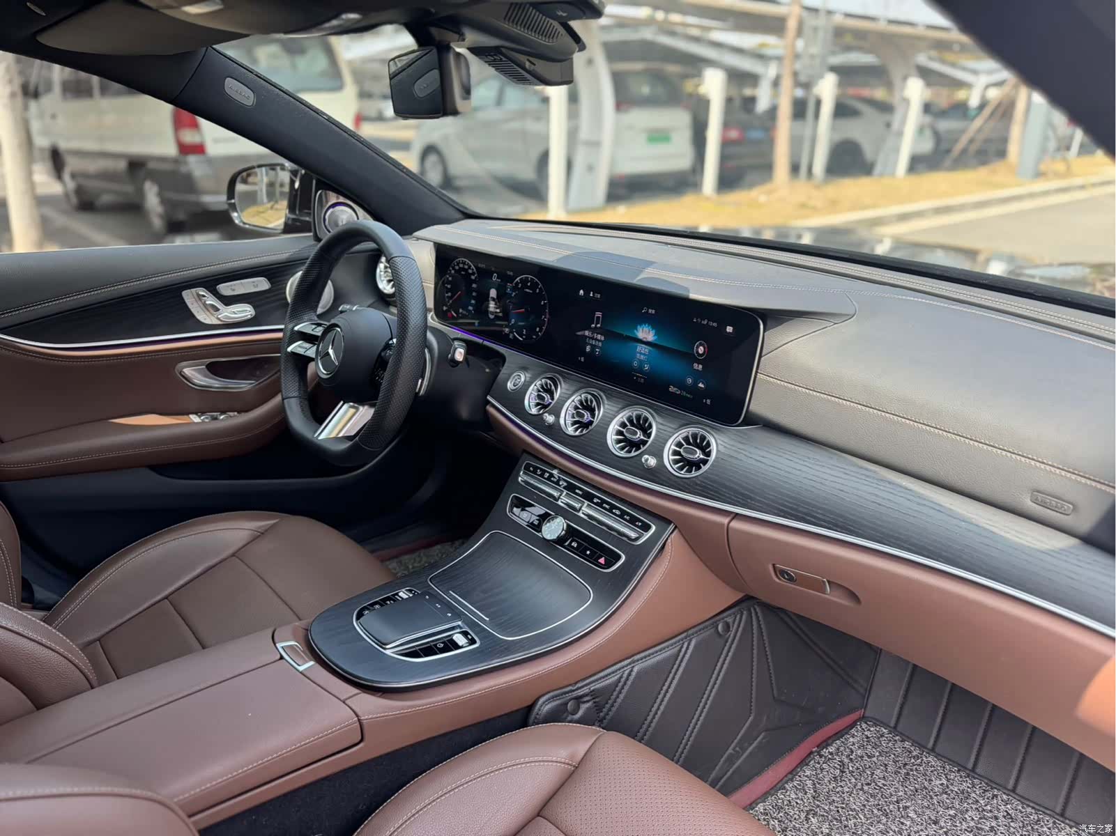 Mercedes-Benz E-Class, 2023 16