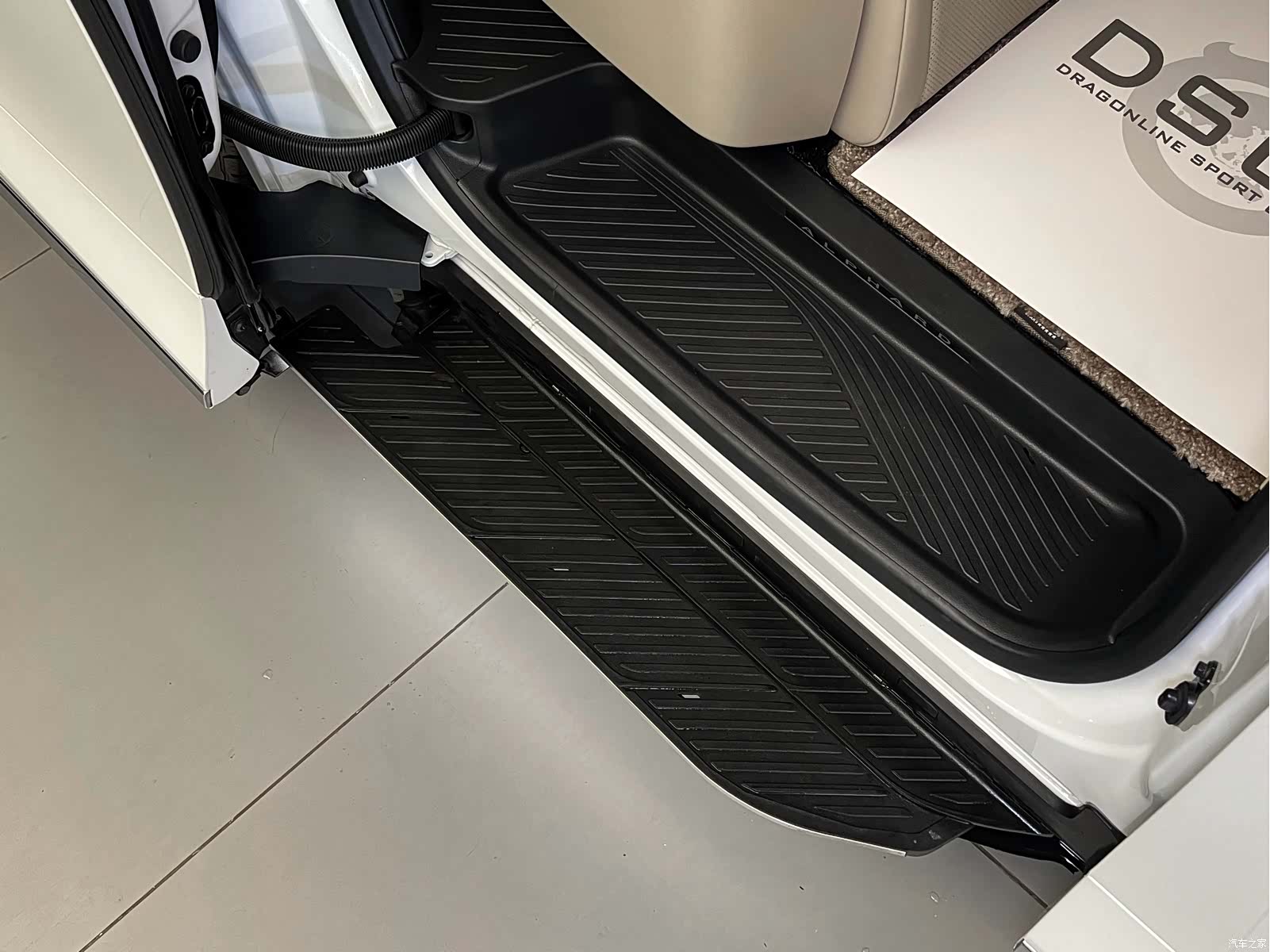 Toyota Alphard, 2024 14
