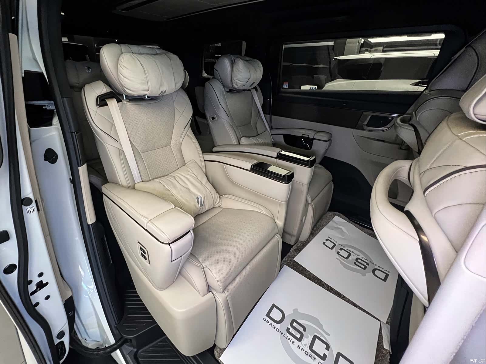 Toyota Alphard, 2024 11
