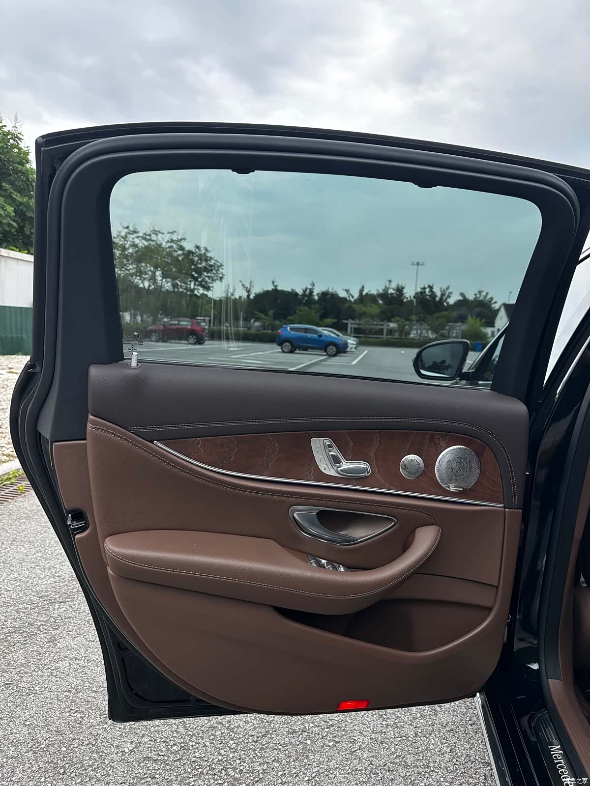 Mercedes-Benz E-Class, 2023 11