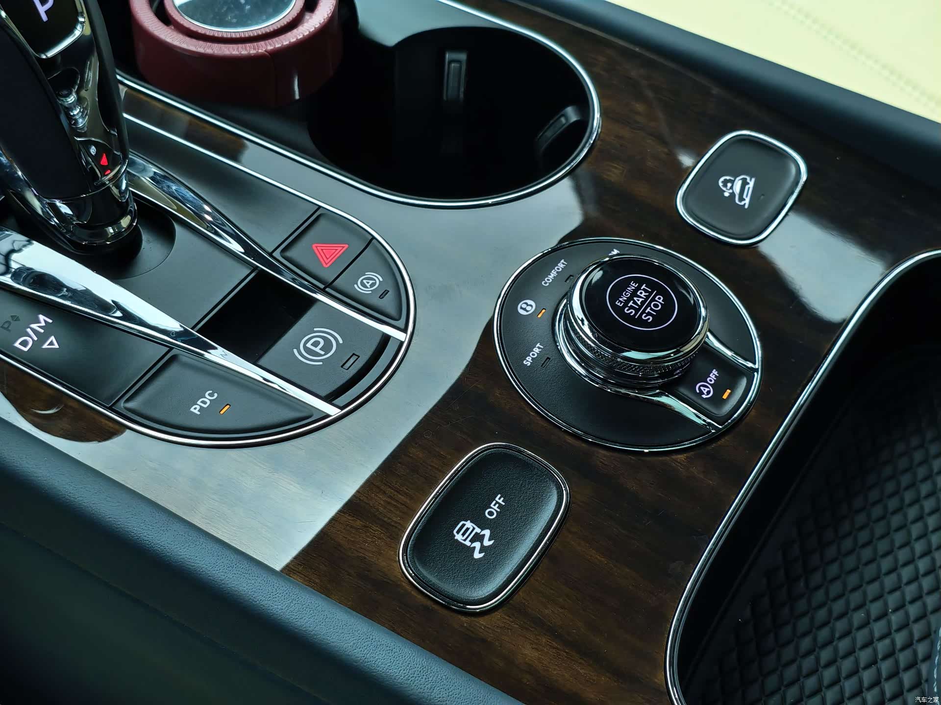 Bentley Bentayga, 2020 13